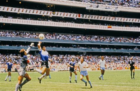 Diego Maradona gólja az 