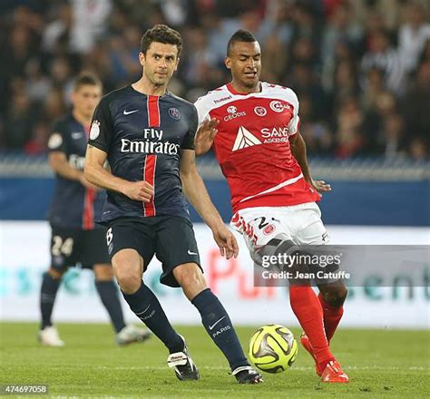 David N'Gog fiatalon a Paris Saint-Germain mezében