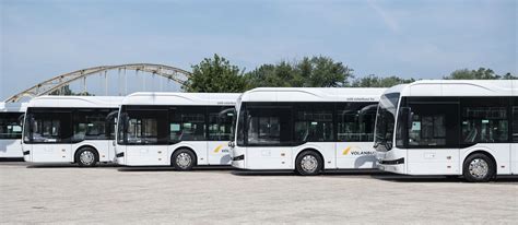 Modern elektromos autóbusz az európai városi közlekedésben