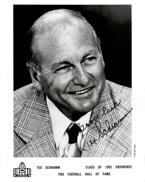 Tex Schramm portré