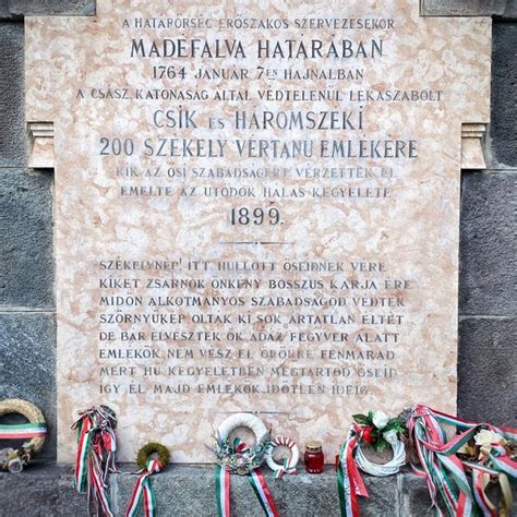 Emlékmű vagy emléktábla Kaszás Gábor tiszteletére