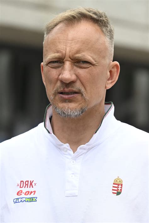 Varga Zsolt vízilabdázó akcióban