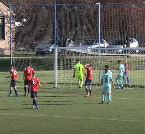 Labdarúgó mérkőzés taktikai felállása