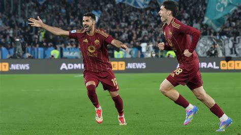 Római derbi stadionképe, tele szurkolókkal