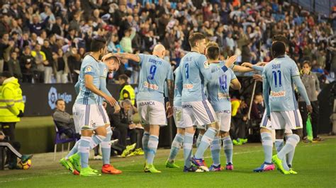 Celta Vigo játékosok ünneplik a gólt