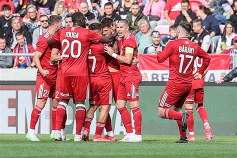 A Huesca csapatának öröme egy gólszerzés után