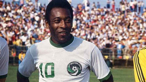 Pelé, a brazil futball legendája a pályán