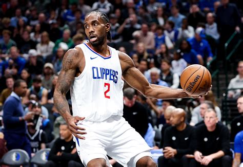 Kawhi Leonard akció közben, előtte és a sérülés után