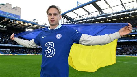 Mykhailo Mudryk a Chelsea edzésén