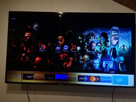 Óriási TV képernyő foci közvetítéssel