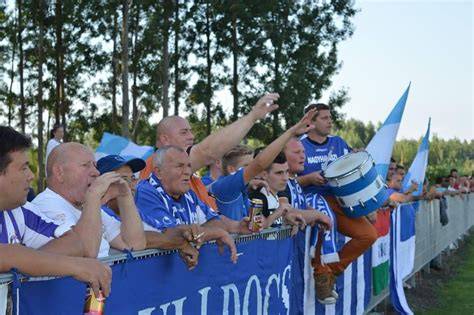Szurkolók a Nagyhalász-Ibrány megyei rangadón