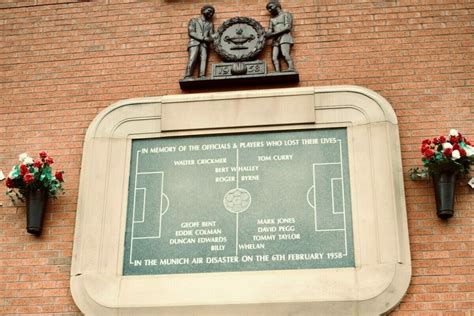 A müncheni légikatasztrófa emlékműve a Manchesterplatz-on, Münchenben