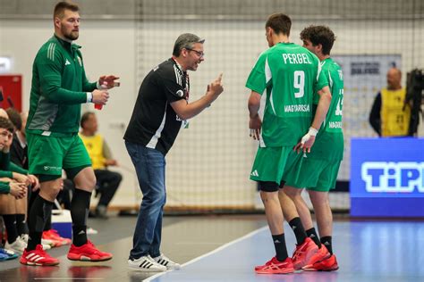 A korabeli kézilabda mérkőzések hangulata