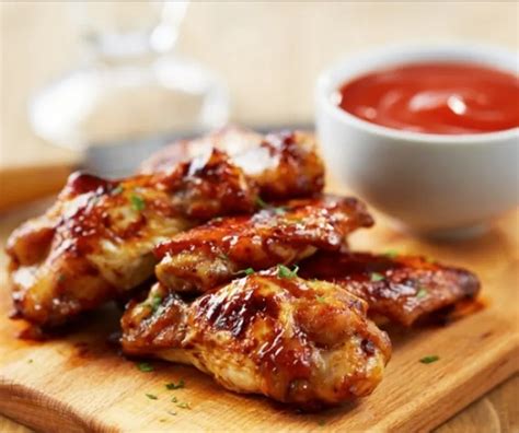 Csirkeszárnyak különböző ízesítésekkel