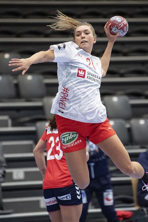 Andrea Aagot Hansen akció közben