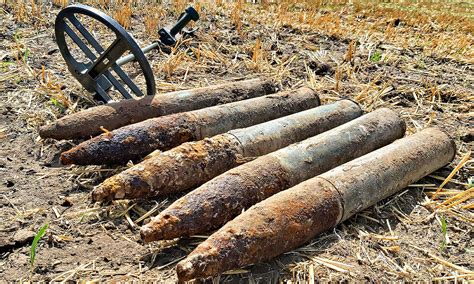 Robbanószernek látszó tárgyak a gyanúsítottnál