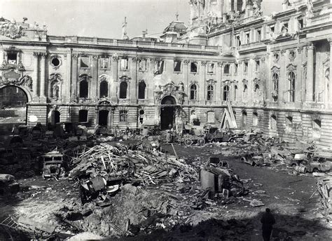 Budapest romokban 1945-ben