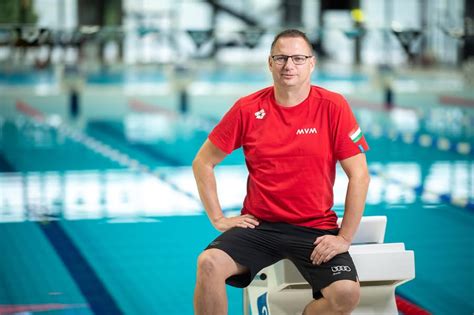 Az FTC úszószakosztályának tagjai edzésen