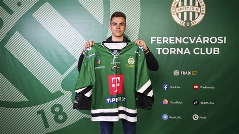 Fiatal magyar jégkorongozók a jégen