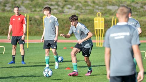 Csapatépítés és összhang labdarúgó edzőmérkőzésen