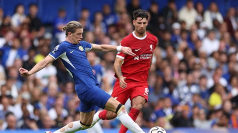 Chelsea és Burnley játékosok a pályán