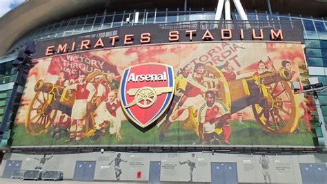 Az Arsenal stadionja és a csapat színei
