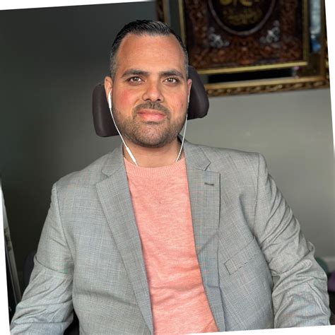 Yousef Mustafa labdával a BEAC edzésén
