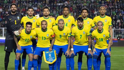 Tömegverekedés a brazil focipályán