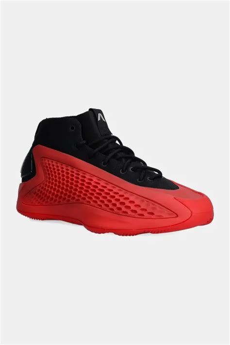 Az Adidas kosárlabda cipő anatómiája és a beépített technológiák