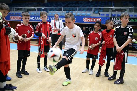 A PMSC ezüstérmes csapatának portréja