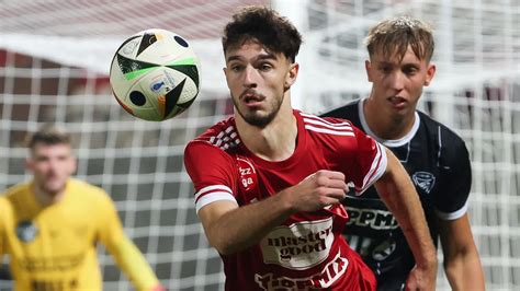 Pintér Filip játékos portréja a Kisvárda FC mezében