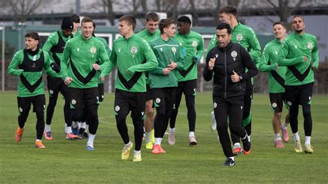 A Ferencváros labdarúgócsapatának edzői kispadja