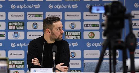 Az MTK Budapest meccs előtti taktikai felkészítése