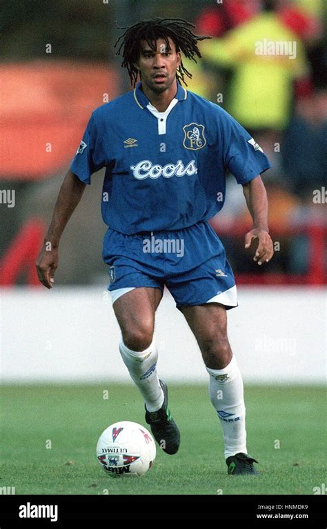 Ruud Gullit, a Chelsea egykori menedzsere és játékosa