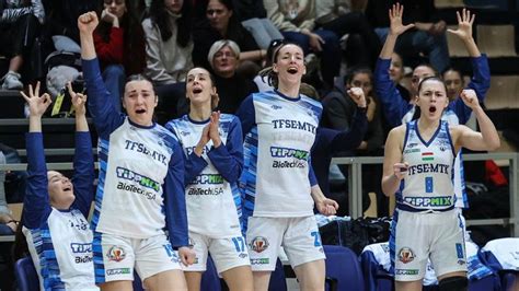 TFSE-MTK női csapat mérkőzésen