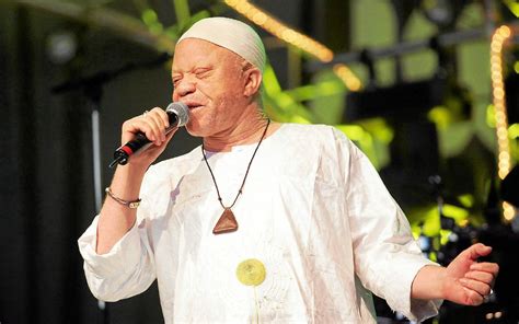 Salif Keïta mali labdarúgó portréja