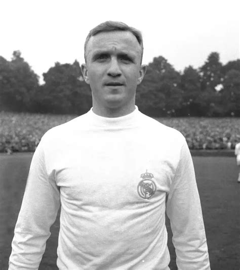 José Emilio Santamaría archív fotója a Real Madrid mezében