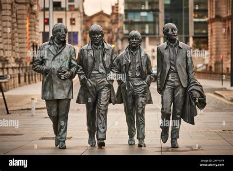 A Beatles szoborcsoport az Albert Dock-nál