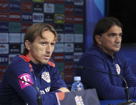 Zlatko Dalić és Luka Modrić ünneplése egy győztes selejtező után