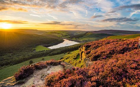 Panorámakép a Peak District Nemzeti Parkról
