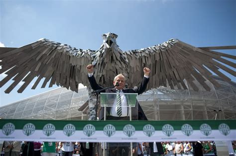 Szőke Gábor Miklós és az óriás acélsas