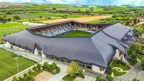 Teli Pancho Aréna szurkolókkal