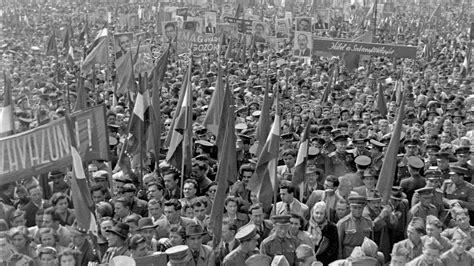 Tömeg a Népstadionban egy Fradi-meccsen az 1950-es években