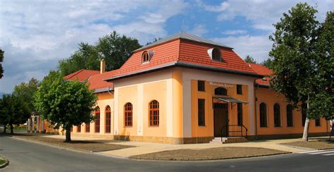 A BECSA szabadidő központ épülete Sopronban