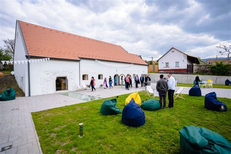 A BECSA közösségi kávézója és lounge területe