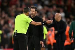 Mikel Arteta és Diego Simeone edzők a mérkőzés előtt
