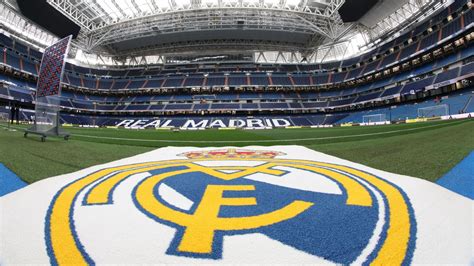 A Real Madrid ikonikus logója és stadionja