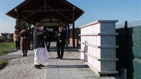 temető bekerítése