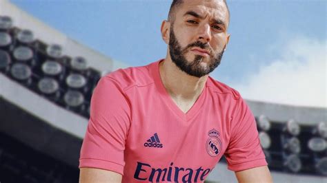 Real Madrid 2020-2021 rózsaszín idegenbeli mez