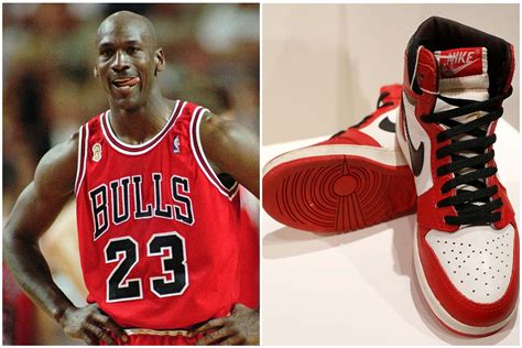 Michael Jordan büntetővonalról zsákol